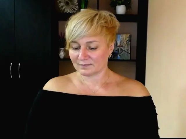 Live sex webcam photo for KailyMey #258762656