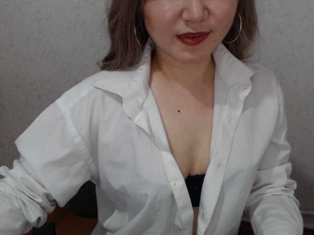 Live sex webcam photo for AuraAsian #241040144