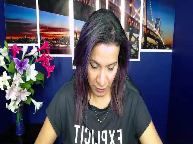Live sex webcam photo for Infernalsexx #256151198