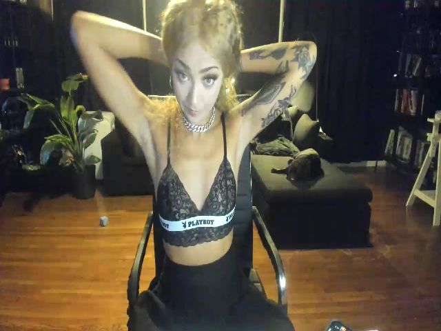 Live sex webcam photo for Cinnamon #261871523