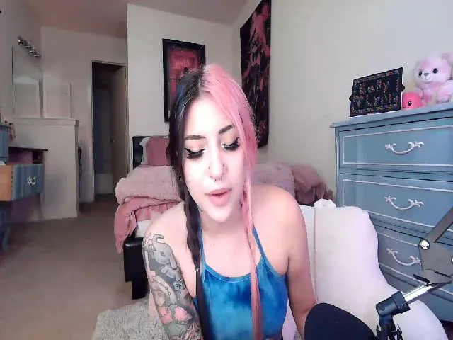 Live sex webcam photo for Sallylyn #252720512