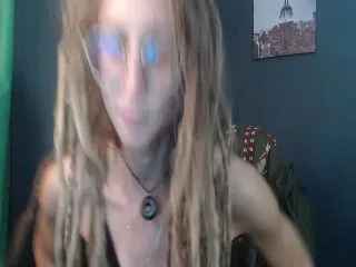 Live sex webcam photo for KINKYkeira #251815693