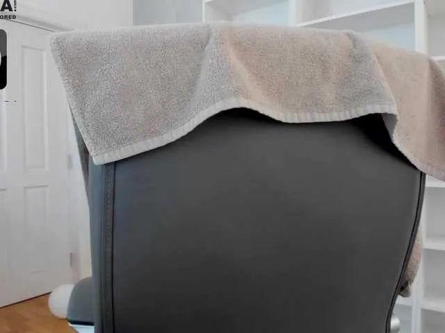 Live sex webcam photo for VanessaCroft #241708574