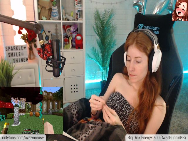 Live sex webcam photo for AvalynnRose #252970501