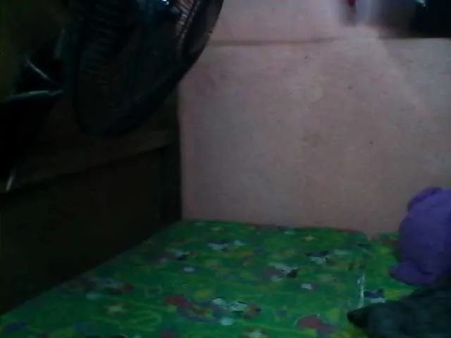 Live sex webcam photo for princess4uxx #255850587