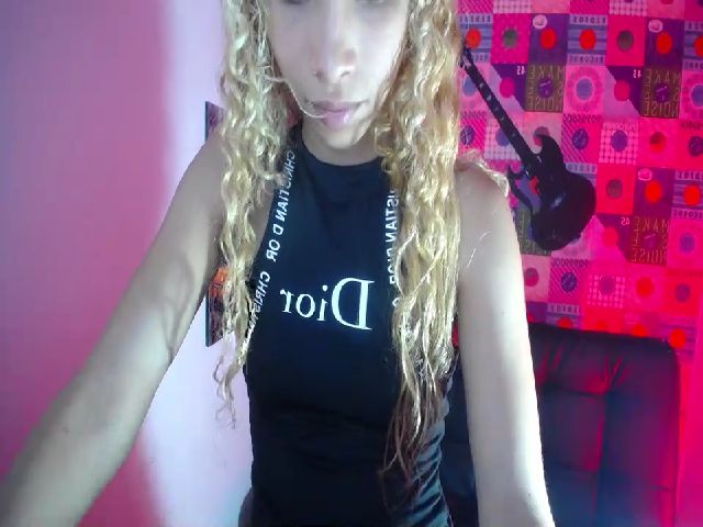 Live sex webcam photo for Kendra_axl10 #263802928