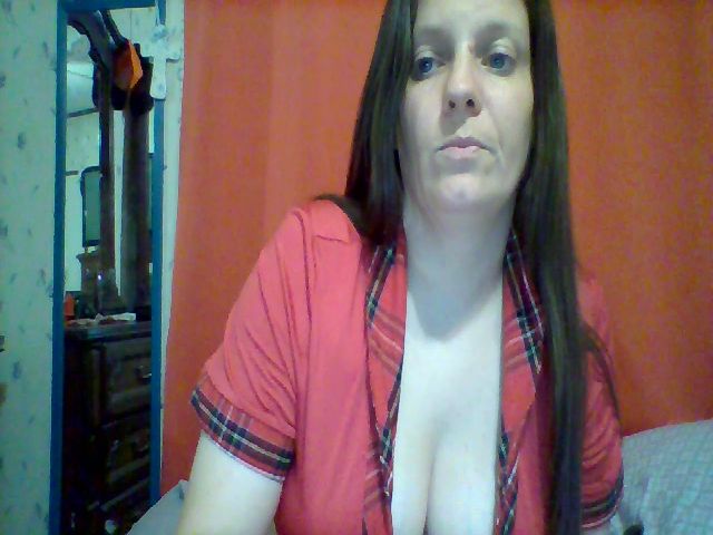 Live sex webcam photo for YoungMomma2 #257973763