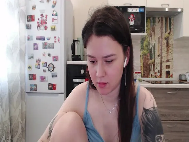 Live sex webcam photo for WonderXGirlXX #253369410