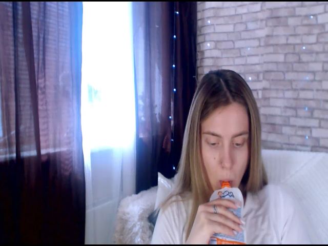 Live sex webcam photo for CumMeaRiver #261892127