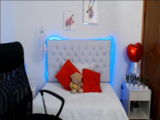 Live sex webcam photo for Antonella_lpz #256501953