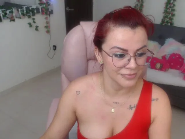 Live sex webcam photo for MILF_karol #261708433