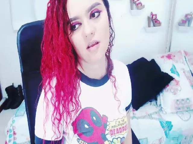 Live sex webcam photo for Twwiiggy #287851986