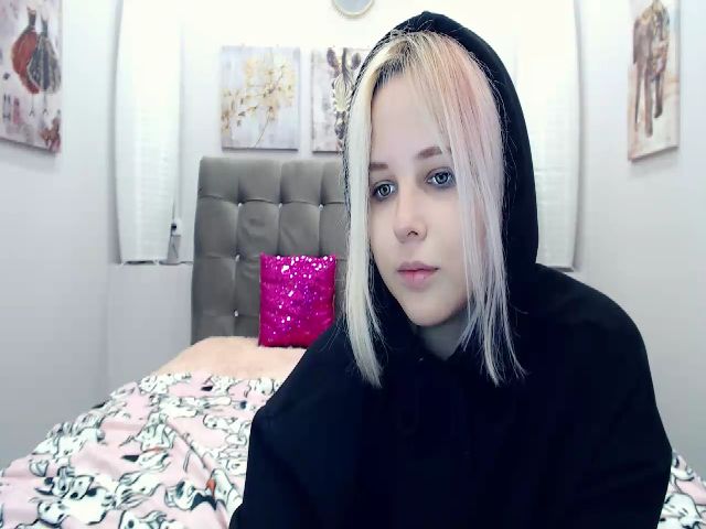 Live sex webcam photo for Helokit #259139232