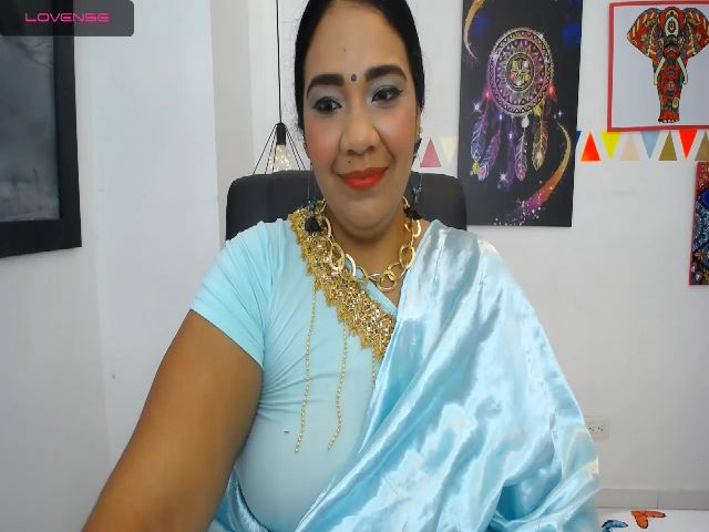 Live sex webcam photo for IndianMama #261406868