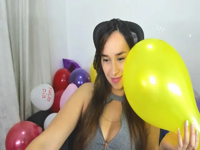 Live sex webcam photo for PaulinaSoler #264631148