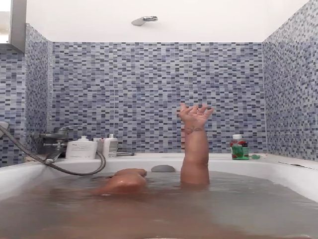 Live sex webcam photo for SONYABRUNETTE #256309867