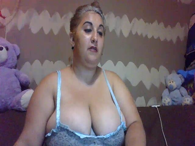 Live sex webcam photo for BigBreastsMia #254631167