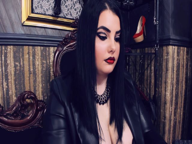 Live sex webcam photo for MelissaGlow #264841788