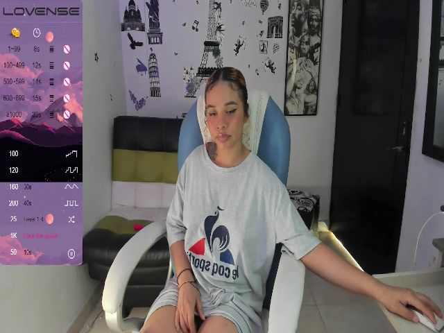 Live sex webcam photo for Valentina_5_ #254900561