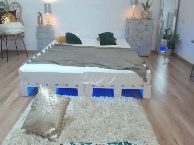 Live sex webcam photo for EvaBarby #256683904