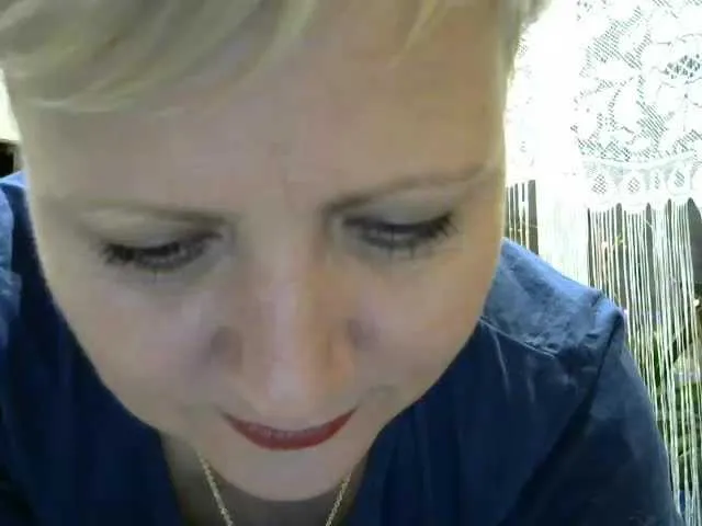 Live sex webcam photo for HelenLike #240925469