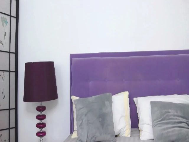 Live sex webcam photo for InnaHottyX #263575525