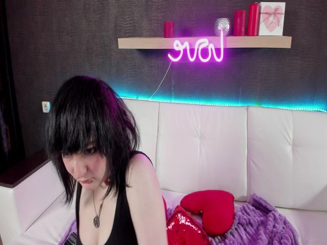 Live sex webcam photo for NikkyClain #263852179