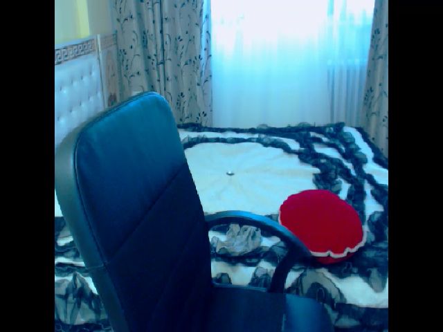 Live sex webcam photo for SonyaHotMilf #256947801