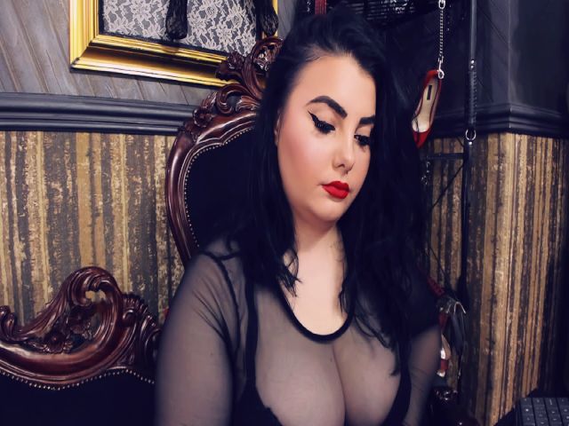 Live sex webcam photo for MelissaGlow #258101596