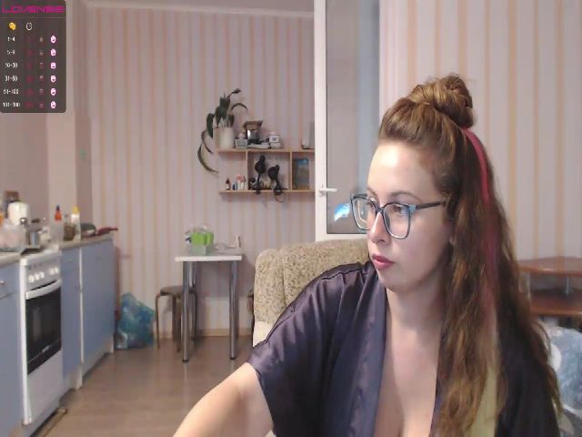 Live sex webcam photo for DinaGreen #255060921