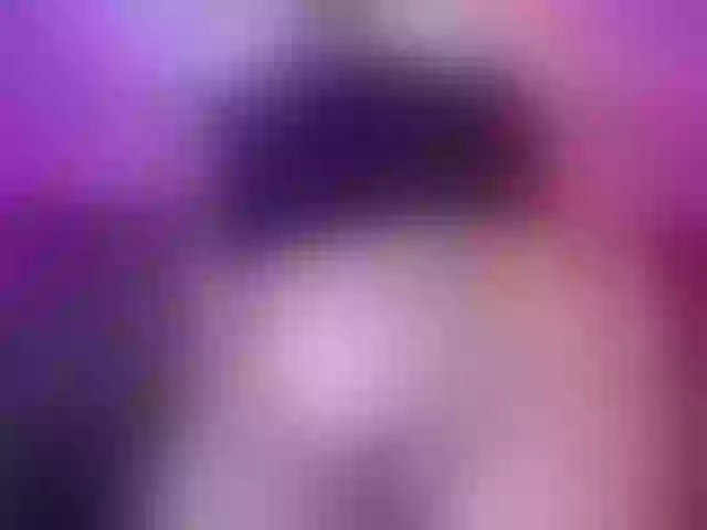 Live sex webcam photo for Melannie1 #249115435
