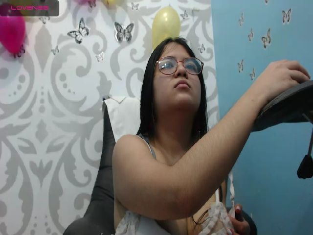 Live sex webcam photo for Violeta_97 #262342068