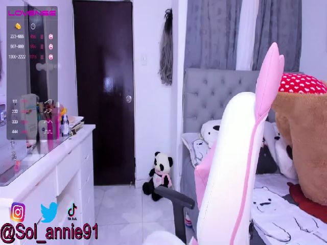 Live sex webcam photo for Anggi_ #260851670