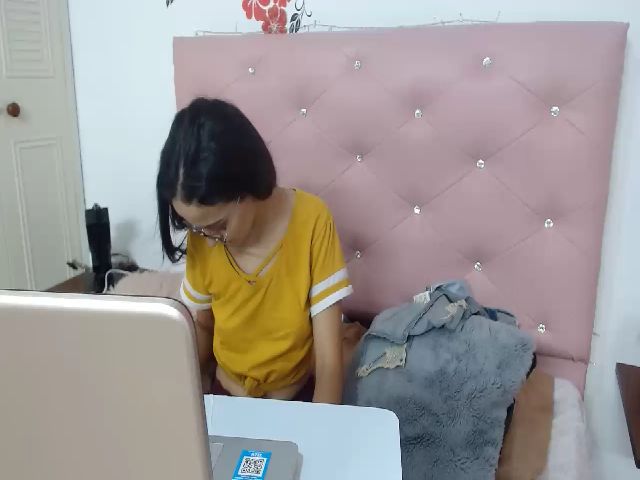 Live sex webcam photo for Alexia__27 #264584529