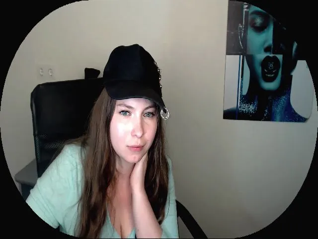 Live sex webcam photo for MollyMey #265220351