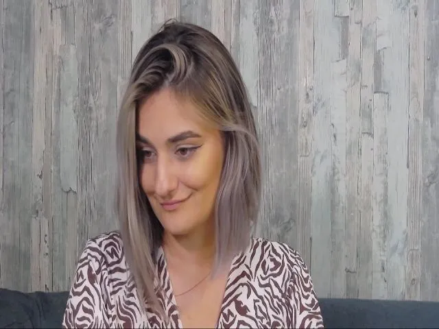 Live sex webcam photo for SecretAmber #255388848