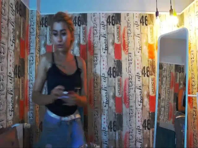 Live sex webcam photo for RubbyKalifha #261172334