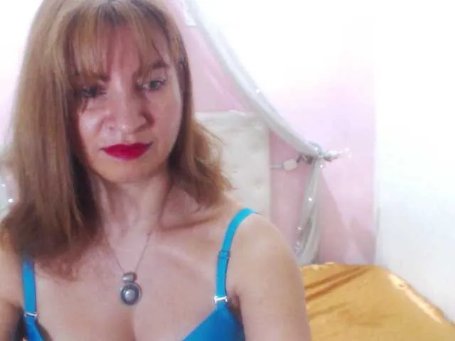 Live sex webcam photo for AliceMiller13 #251954054