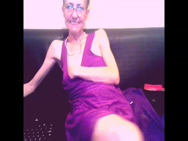 Live sex webcam photo for Sexygeny #255823716