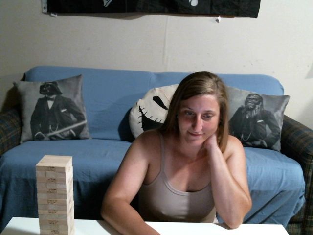 Live sex webcam photo for SuzieMoon #257346352