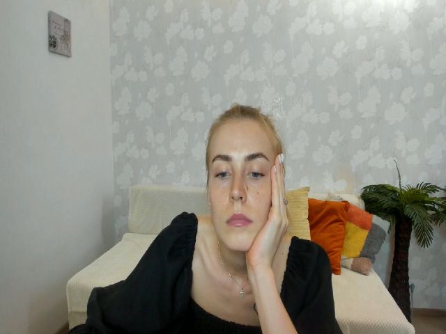 Live sex webcam photo for MissisRexa #263156085