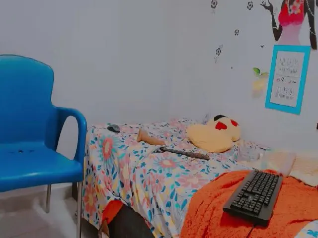 Live sex webcam photo for Emira2 #254801331