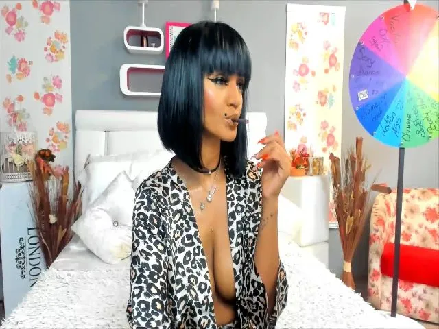 Live sex webcam photo for LissaJo #261182303