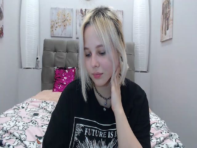 Live sex webcam photo for Helokit #253053117