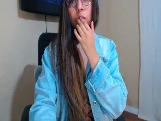 Live sex webcam photo for Luisaxhot #251695500