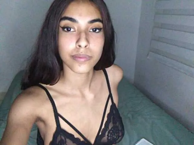 Live sex webcam photo for Cecethang #241242284