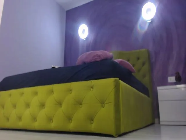Live sex webcam photo for BrianaDeville #253882495