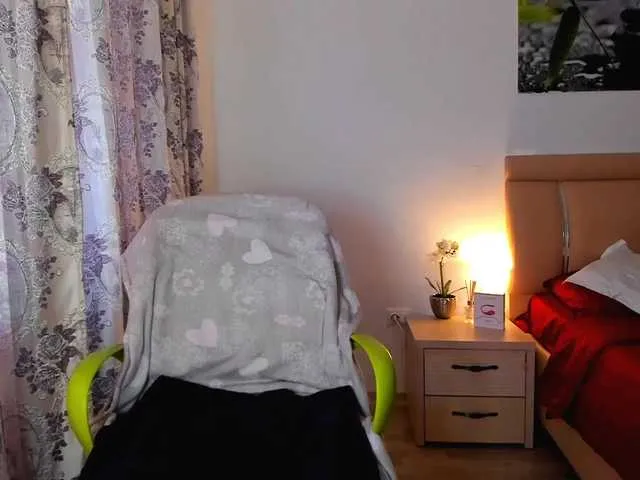 Live sex webcam photo for elinaxxx #242512797