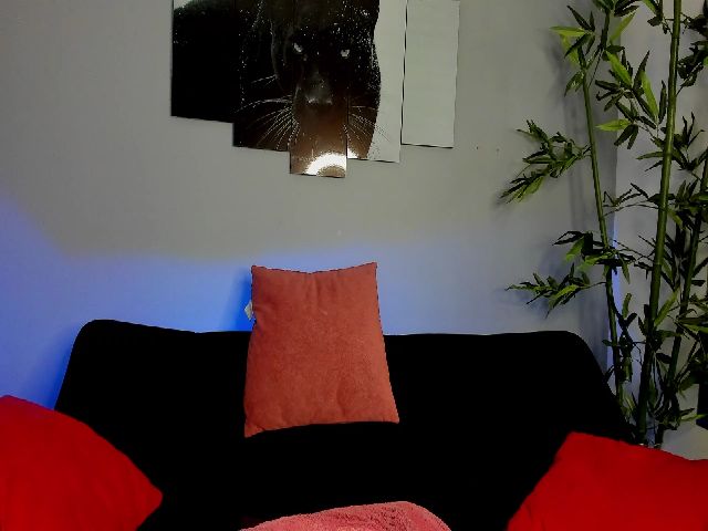Live sex webcam photo for Violet_03_ #259428394