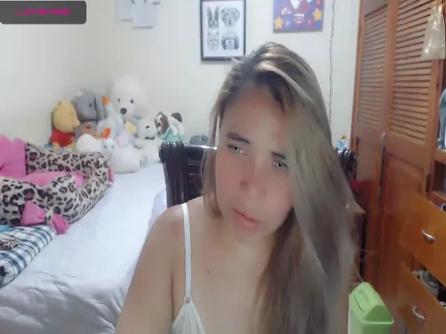 Live sex webcam photo for Meganhill_ #263990730